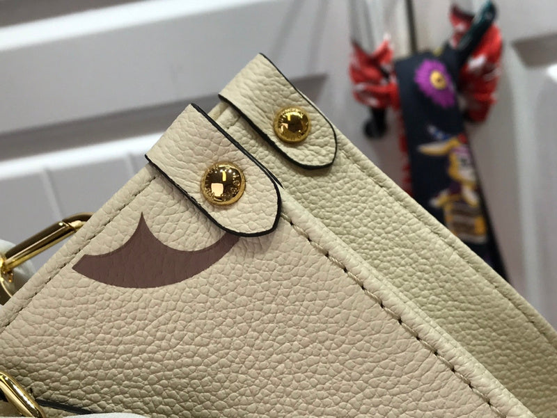 LOV - Luxurious Totes - 2487