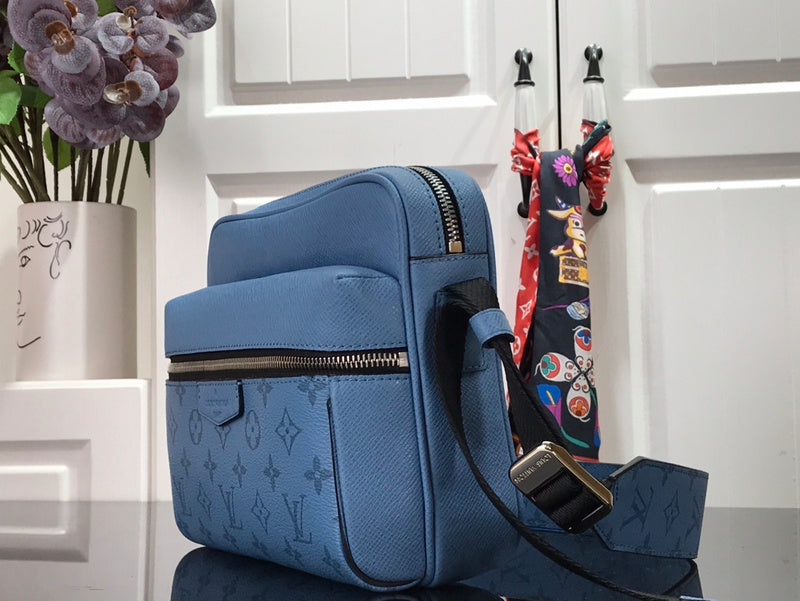 LOV - Luxurious Totes - 2418