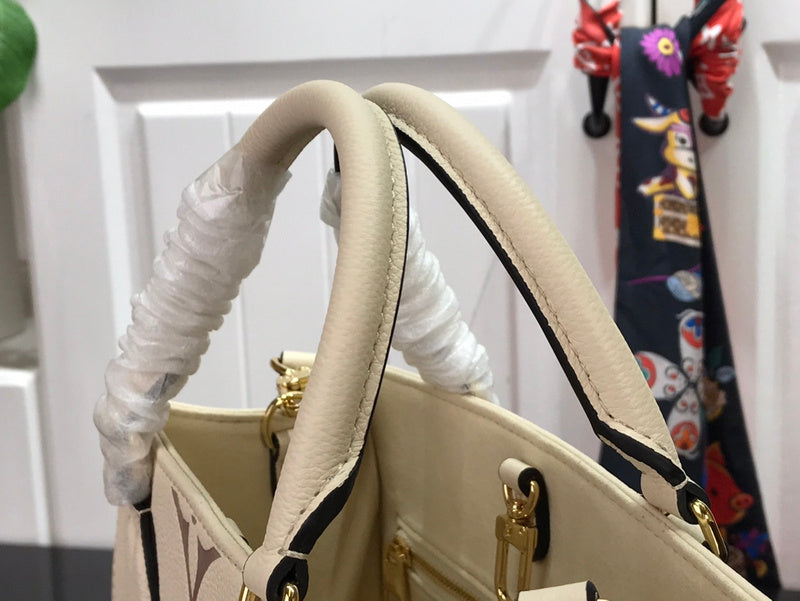 LOV - Luxurious Totes - 2487
