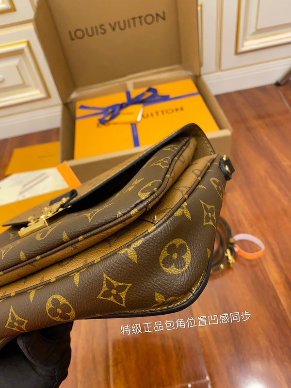 LOV - Luxurious Totes - 1914