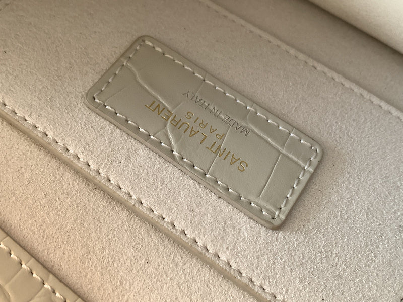 Luxurious Totes - Latest - 8884