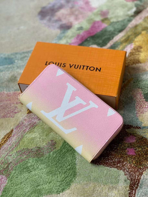 LOV - Luxurious Totes - 2128