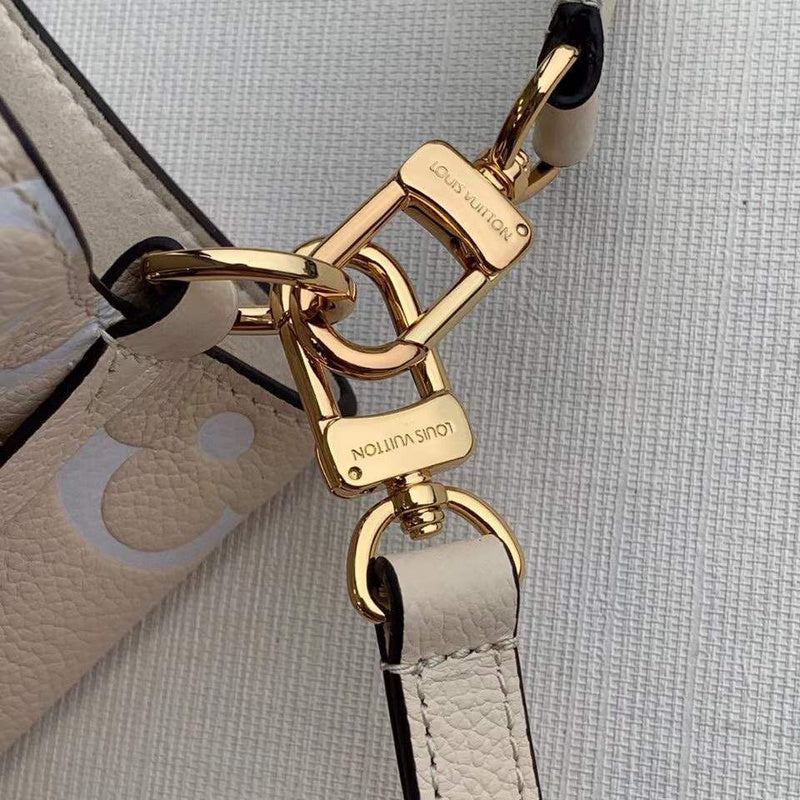 LOV - Luxurious Totes - 2396