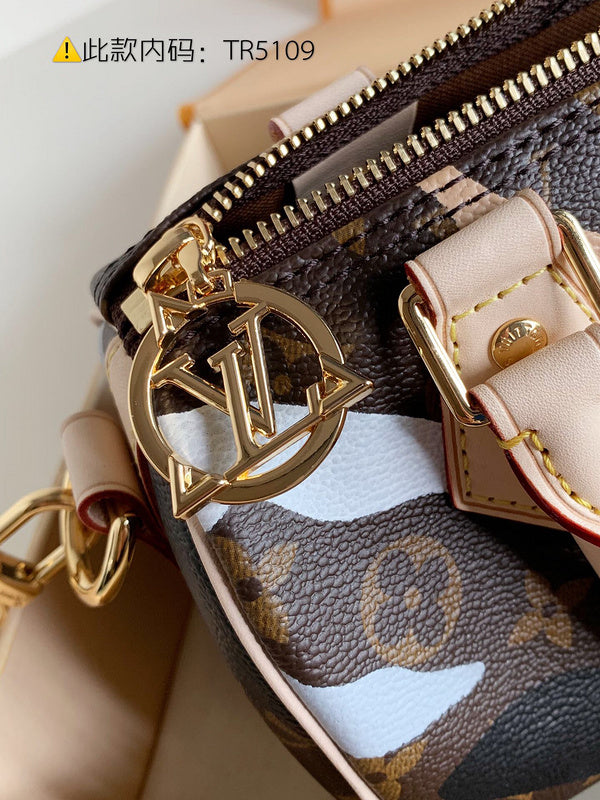 Luxurious Totes - Latest - 9715