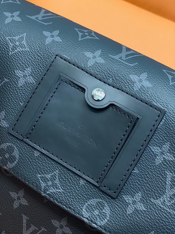 LOV - Luxurious Totes - 1098