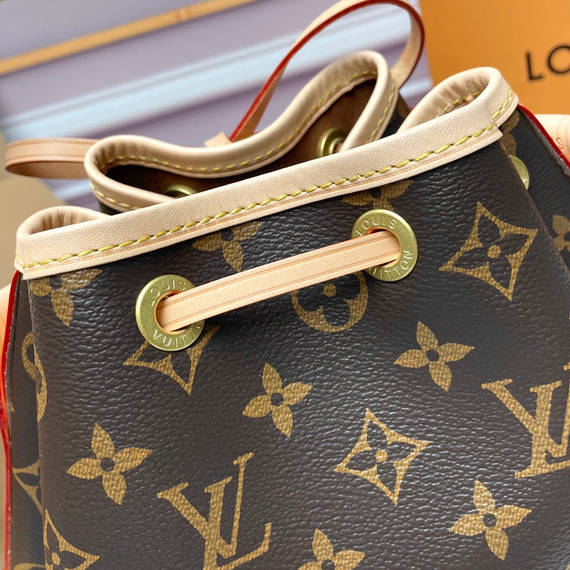 LOV - Luxurious Totes - 2200