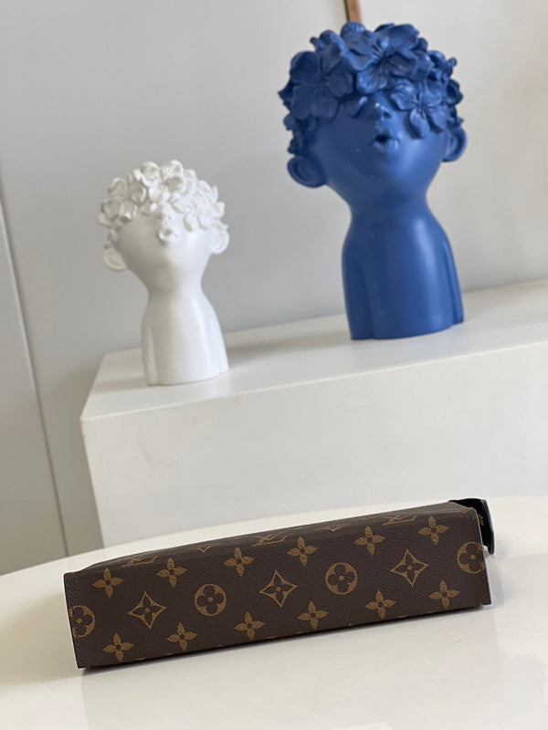 LOV - Luxurious Totes - 1608