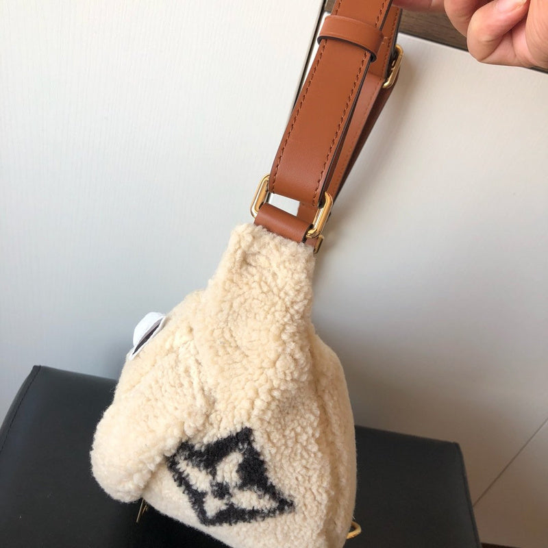 LOV - Luxurious Totes - 372