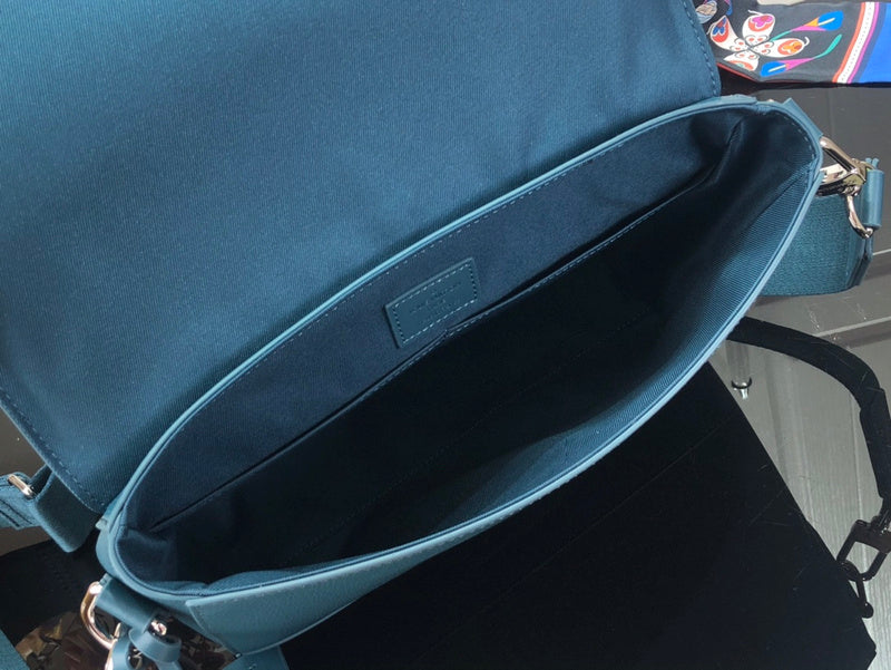 LOV - Luxurious Totes - 1816