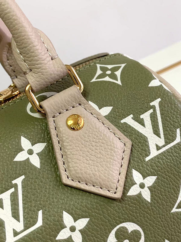 LOV - Luxurious Totes - 1631