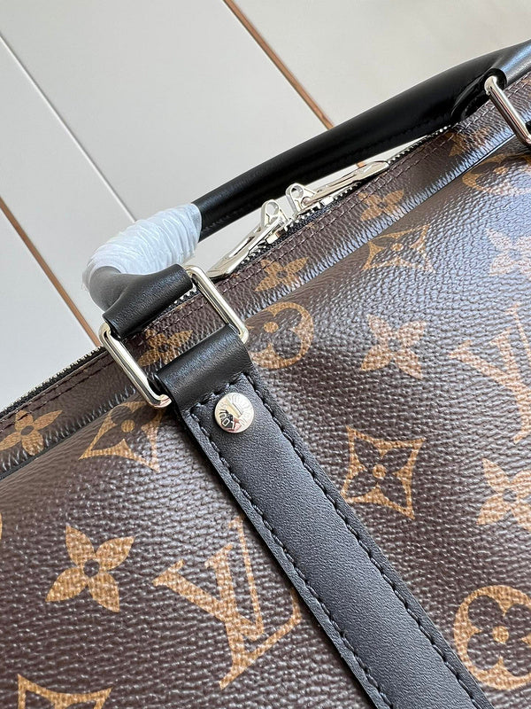 LOV - Luxurious Totes - 2023