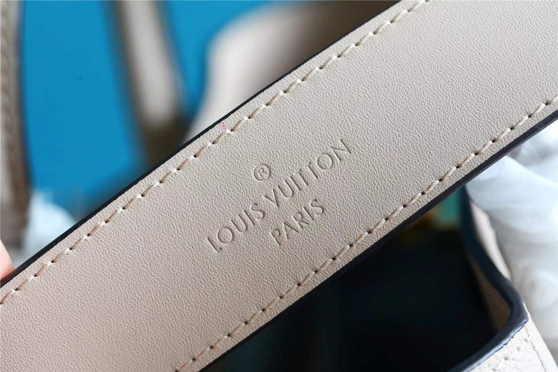 LOV - Luxurious Totes - 2405
