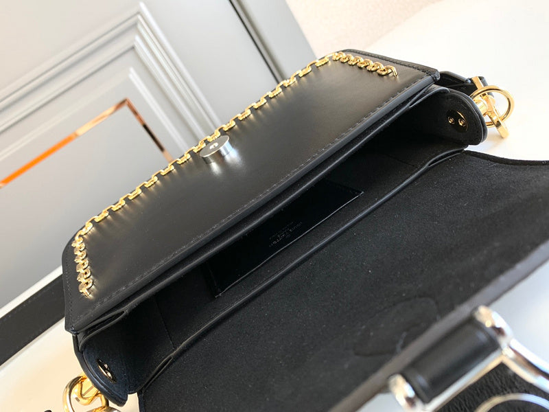 LOV - Luxurious Totes - 1911