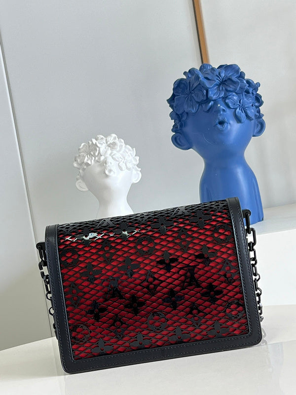 LOV - Luxurious Totes - 1697