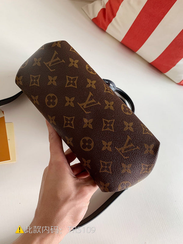Luxurious Totes - Latest - 2362