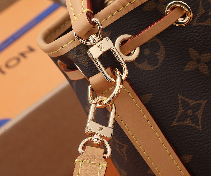 LOV - Luxurious Totes - 1661
