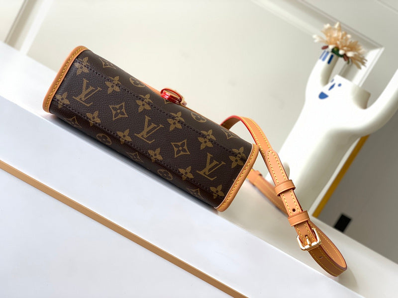 LOV - Luxurious Totes - 1105
