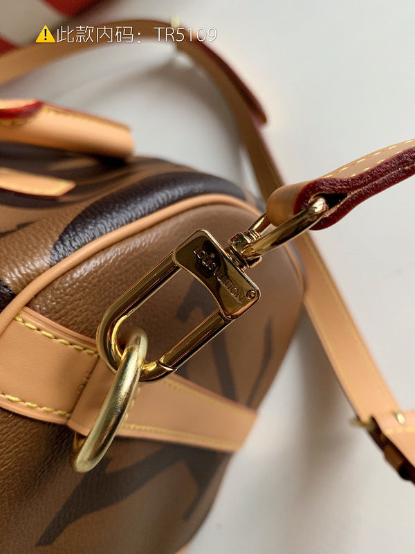 Luxurious Totes - Latest - 9707