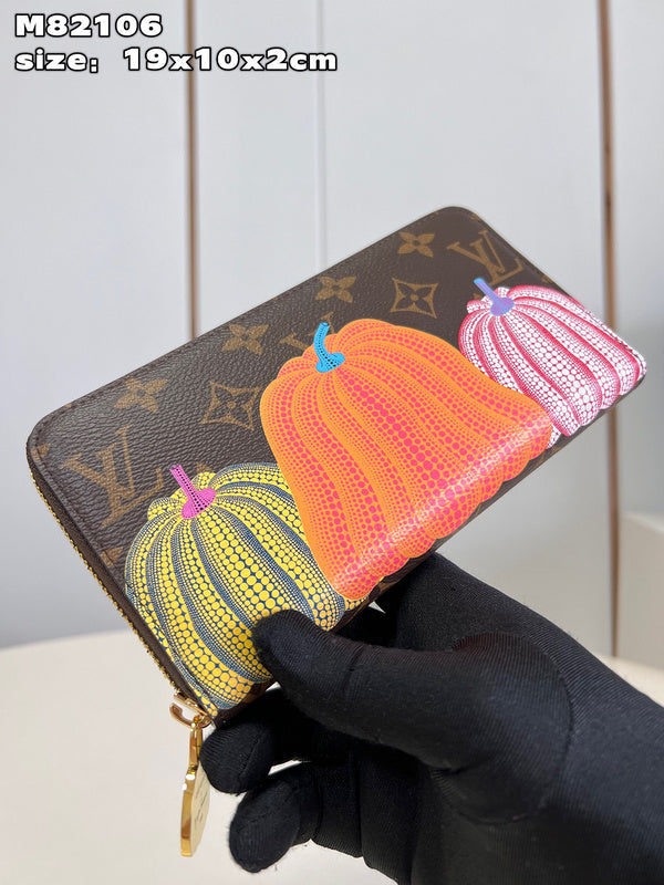 LOV - Luxurious Totes - 208