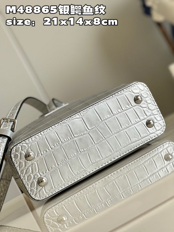 LOV - Luxurious Totes - 720