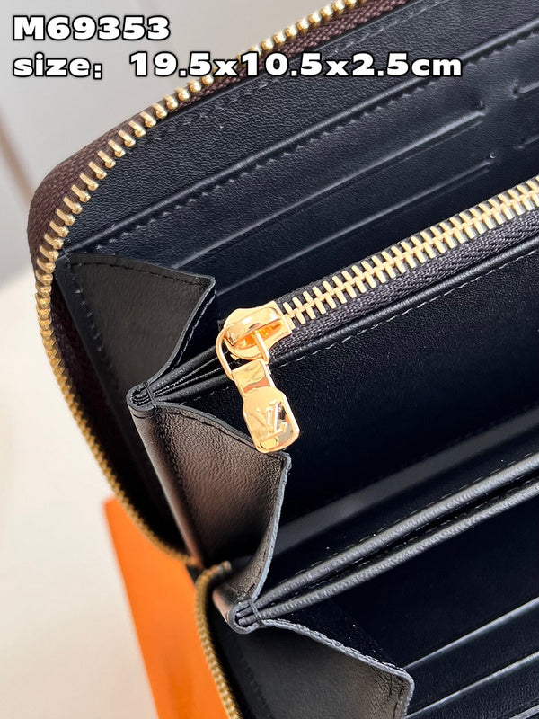 LOV - Luxurious Totes - 756