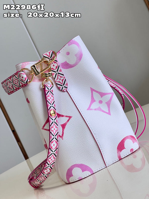 LOV - Luxurious Totes - 012