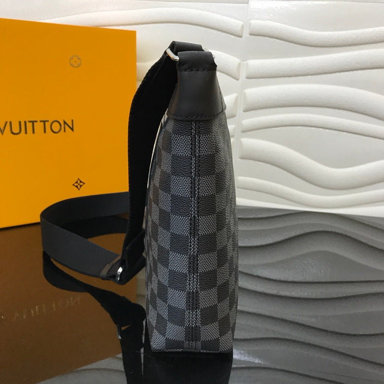LOV - Luxurious Totes - 1141