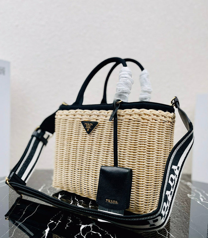 Luxurious Totes - Latest - 4544