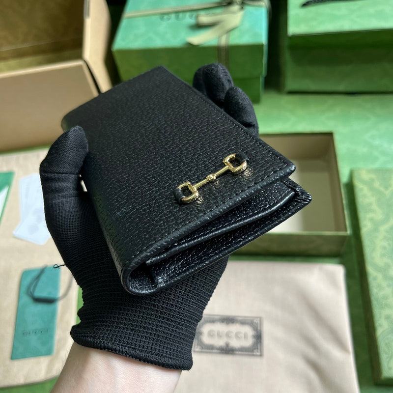 GUI - Luxurious Totes - 133