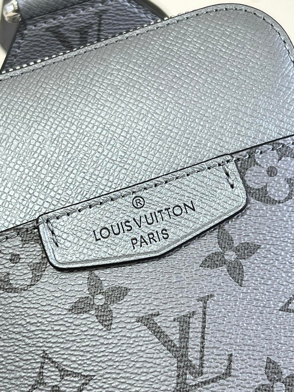 LOV - Luxurious Totes - 1607