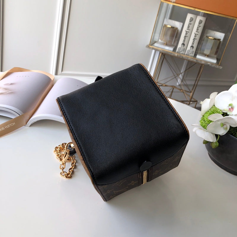 Luxurious Totes - Latest - 1526