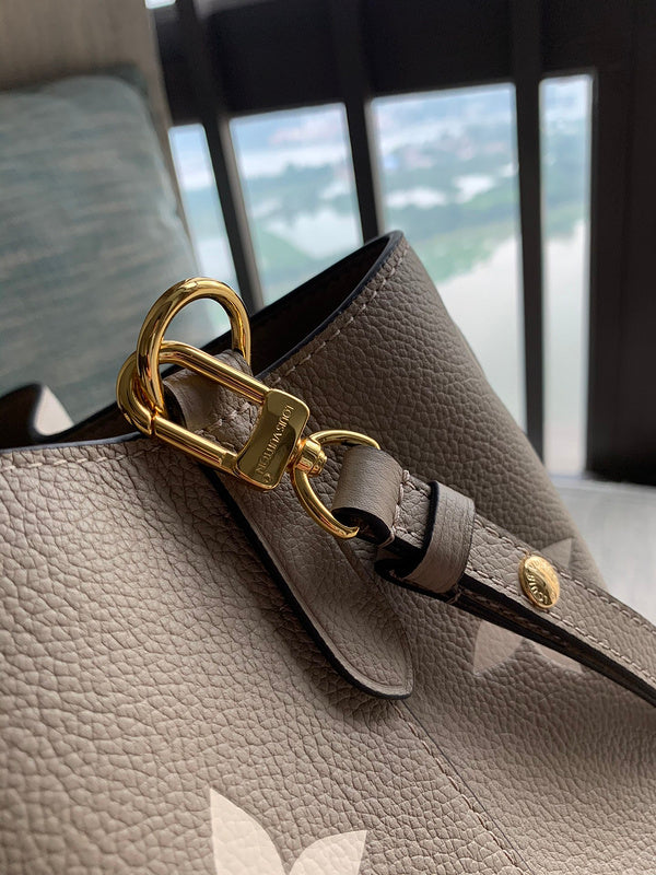 LOV - Luxurious Totes - 1021