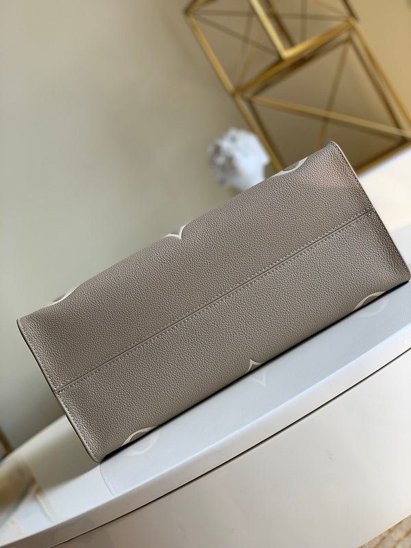 LOV - Luxurious Totes - 2021