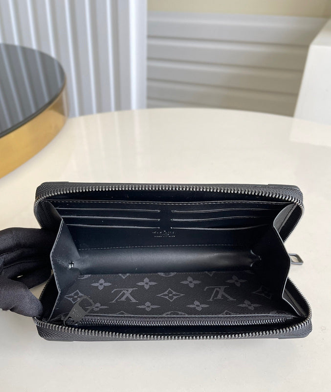 LOV - Luxurious Totes - 2386