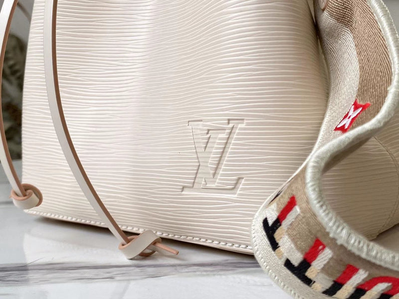LOV - Luxurious Totes - 2389