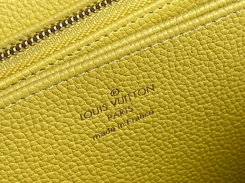 LOV - Luxurious Totes - 1622