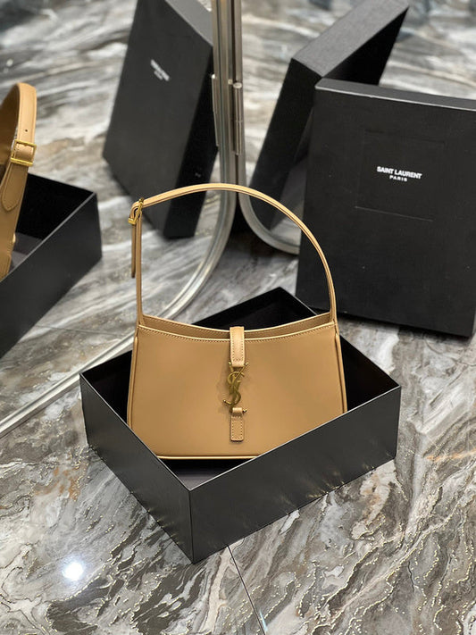 Luxurious Totes - Latest - 8245