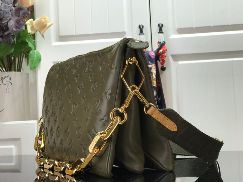 LOV - Luxurious Totes - 2483
