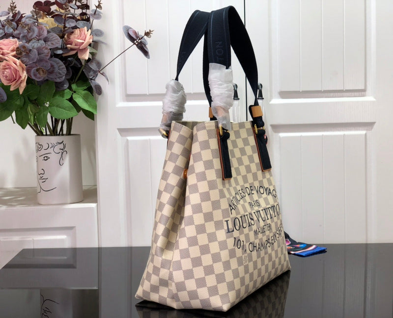 LOV - Luxurious Totes - 2218