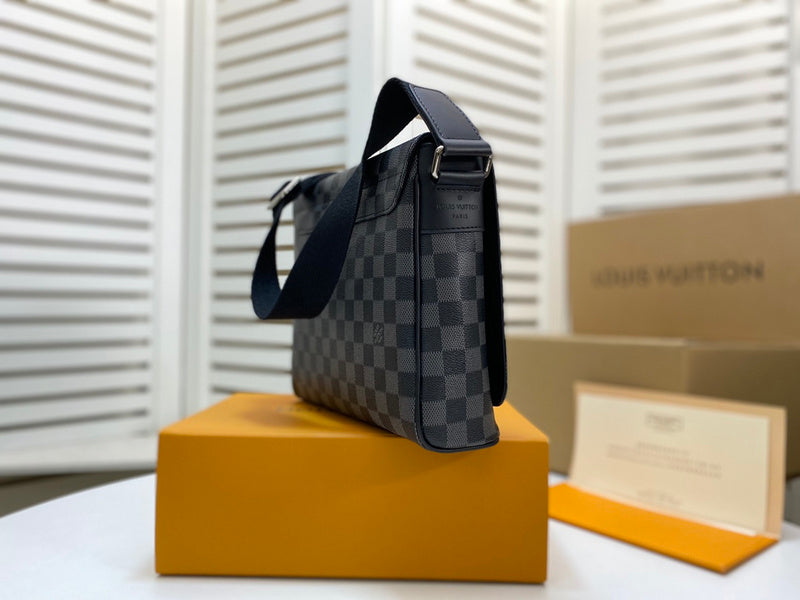 LOV - Luxurious Totes - 2508