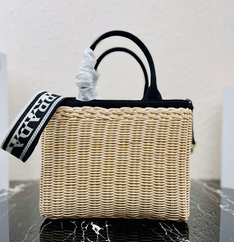 Luxurious Totes - Latest - 4544