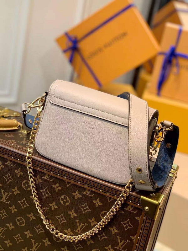 LOV - Luxurious Totes - 2400