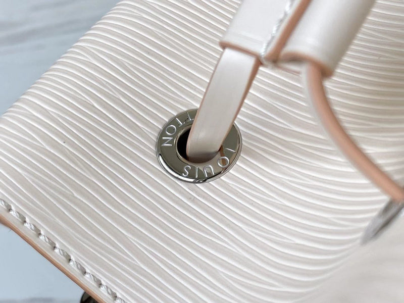 LOV - Luxurious Totes - 2389