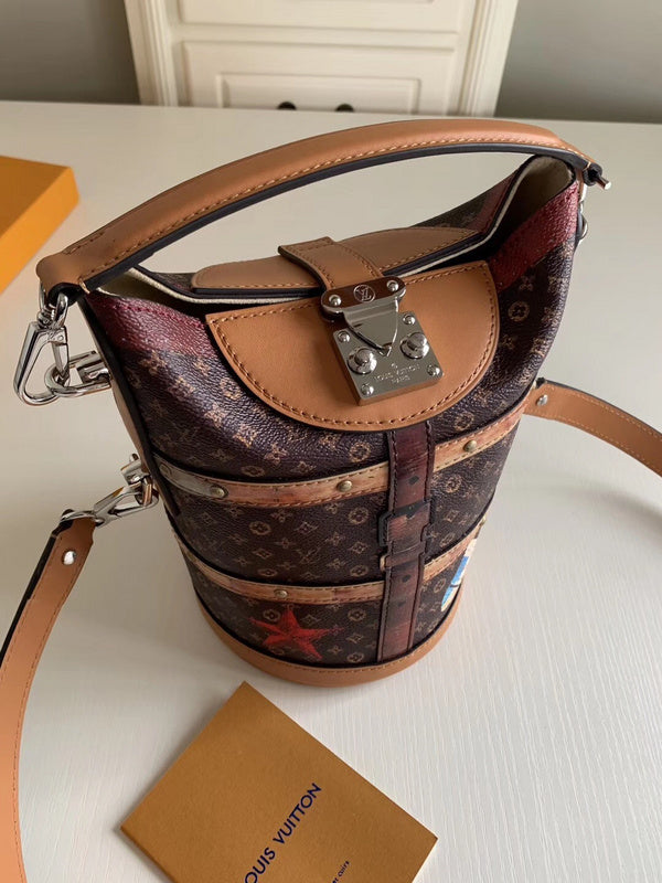 Luxurious Totes - Latest - 2401