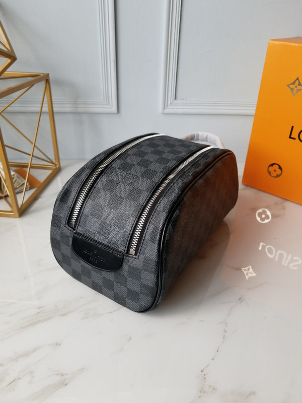 LOV - Luxurious Totes - 2332