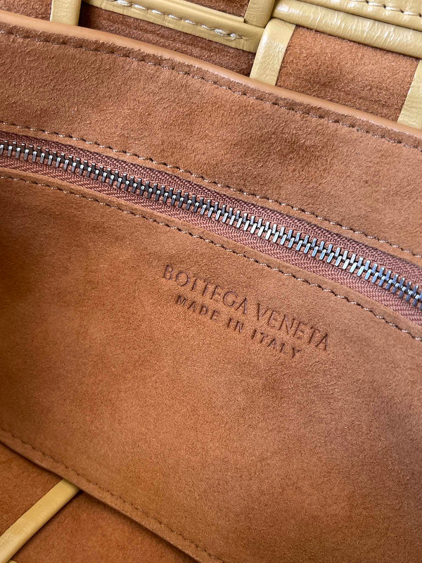 Luxurious Totes - Latest - 7002