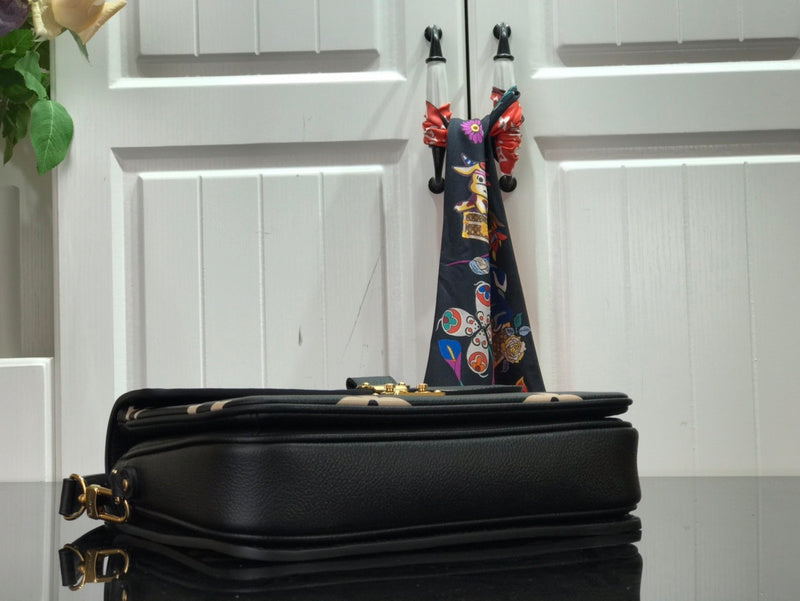 LOV - Luxurious Totes - 2488