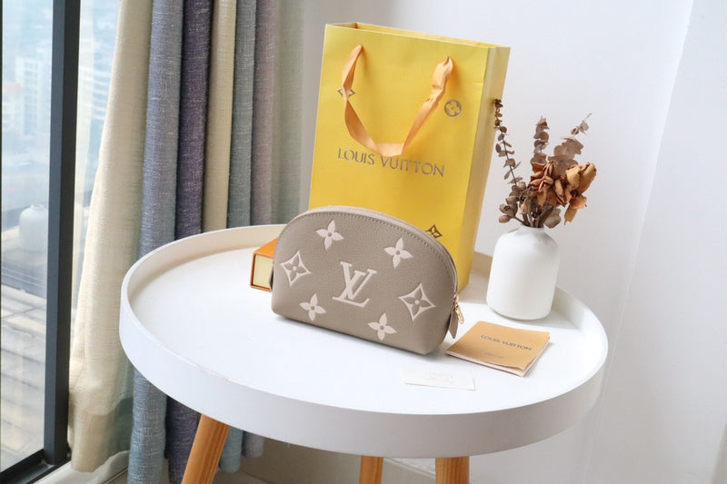LOV - Luxurious Totes - 2230