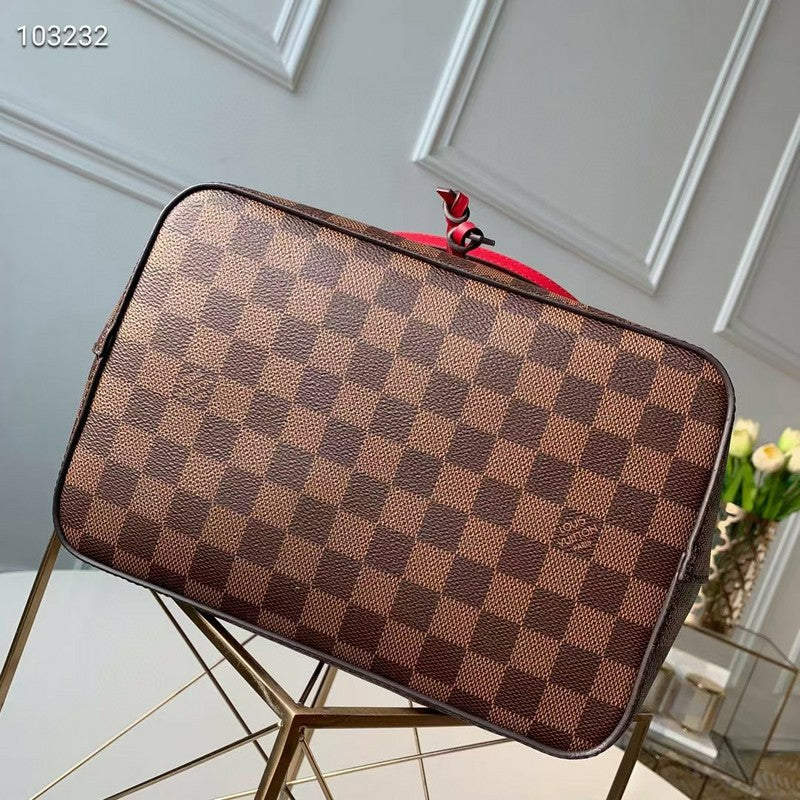 LOV - Luxurious Totes - 2082