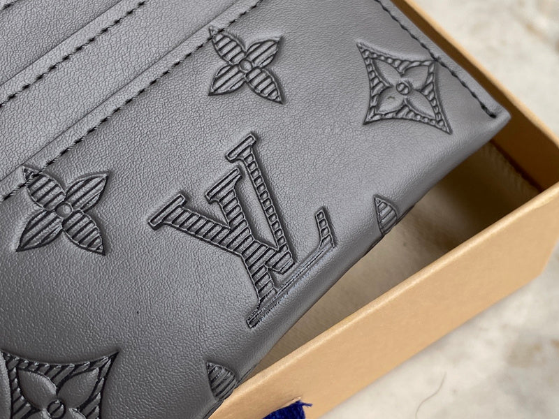LOV - Luxurious Totes - 1530